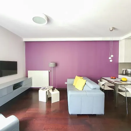 Capital - Centrum - Pokorna * Varsovie